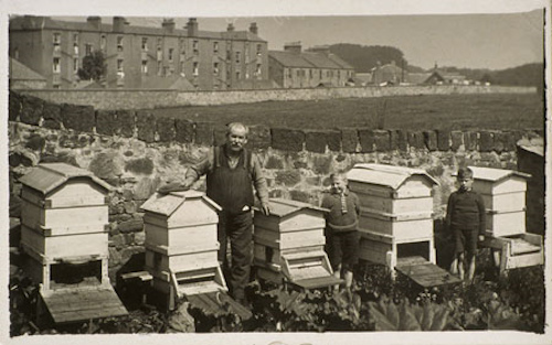 roslin_beekeeper_1920s